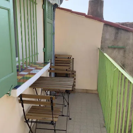 Les Amoureux Du Vieux Lavoir T3 Medieval Hyeres